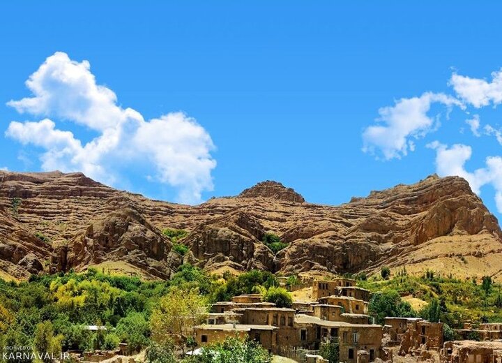 روستای دیدنی قلات شیراز کجا قرار دارد؟