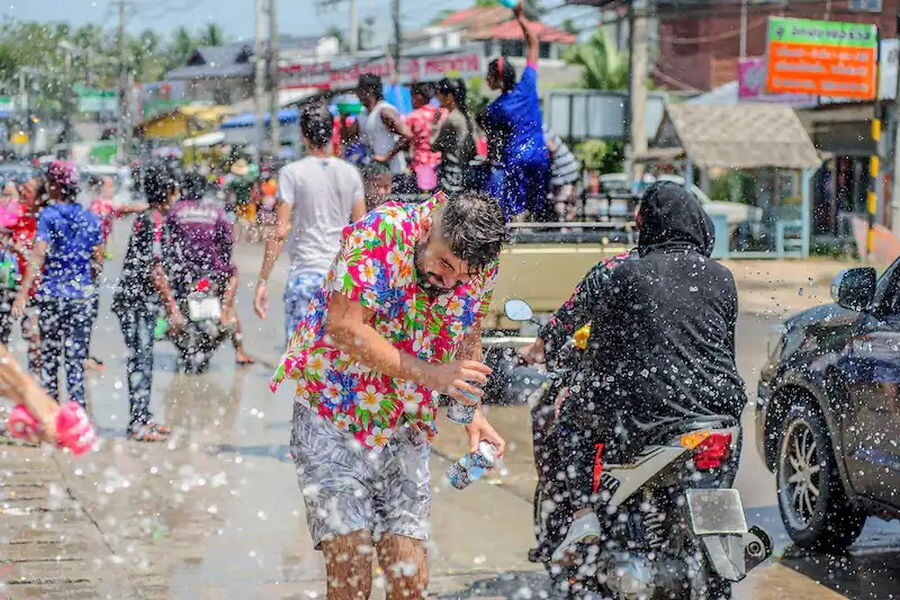 جشن آبپاشی سونگکران تایلند