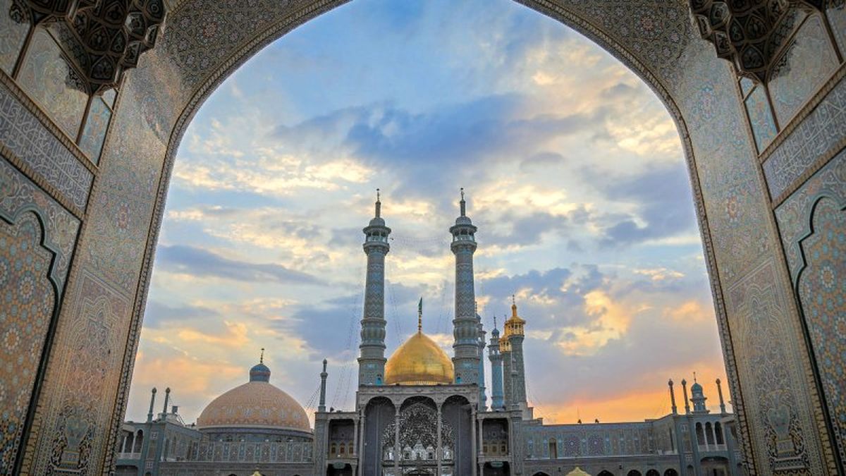 تور 4 روزه قم از مشهد 22 مرداد 1403