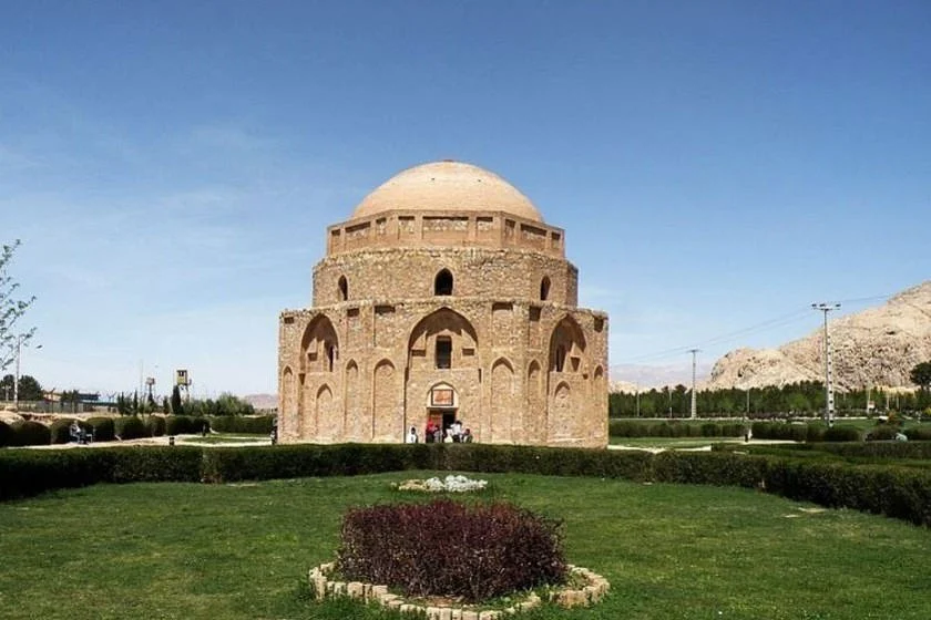 ۲ میلیون و ۵۰۰ هزار مسافر به کرمان سفر کردند