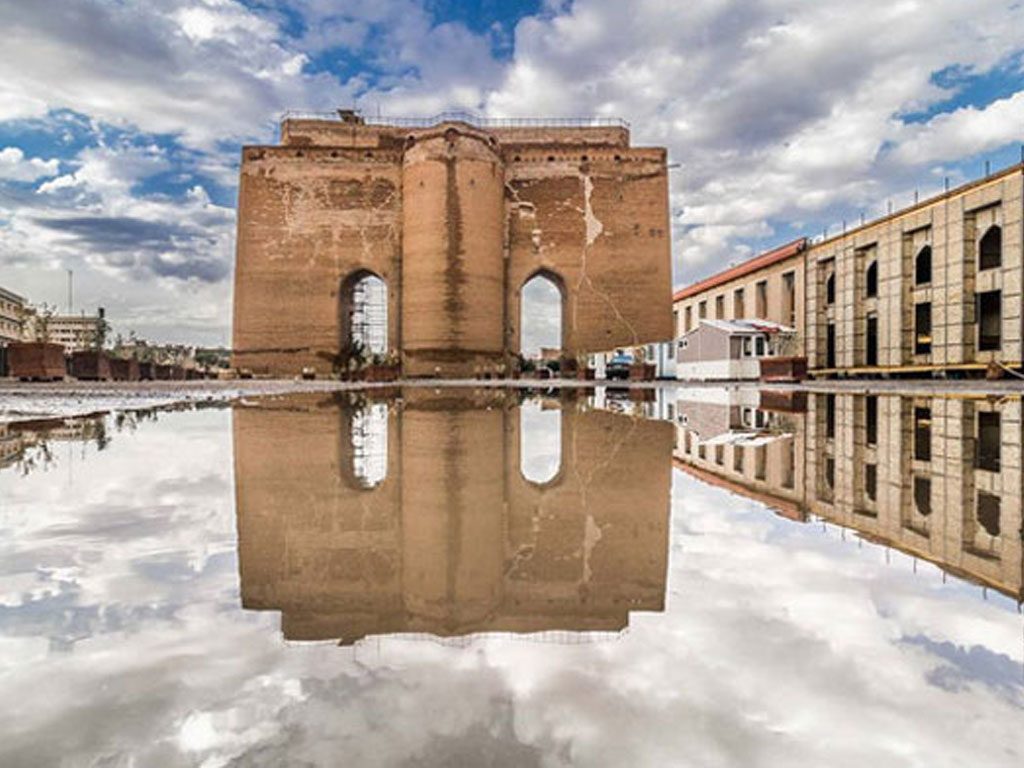 تور 4 روزه تبریز از مشهد 22 بهمن 1403