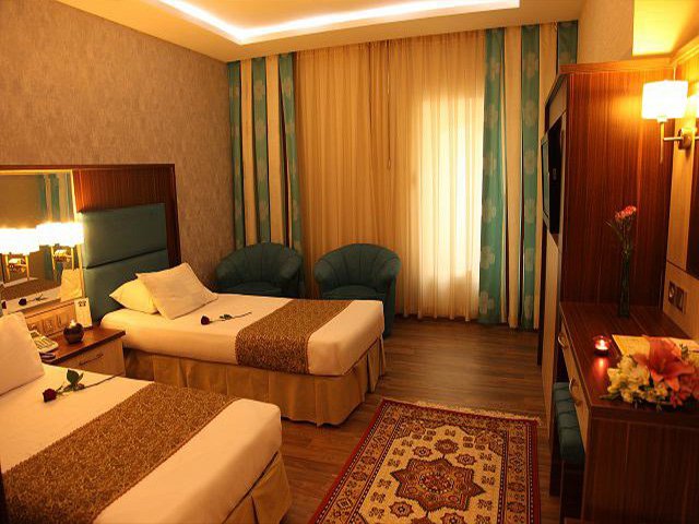عالی قاپو اصفهان
