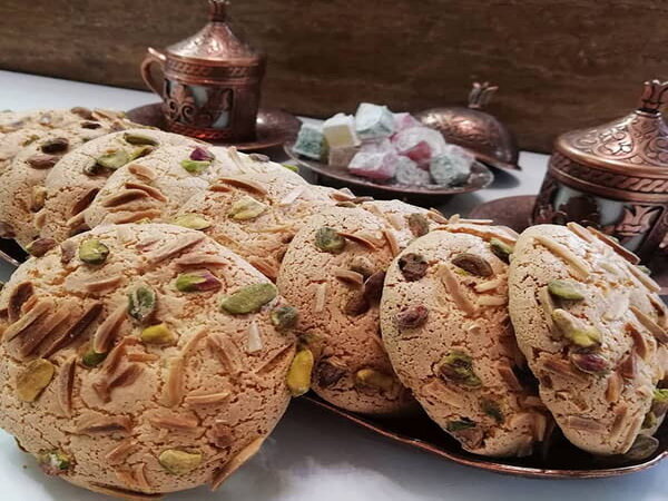 جشنواره شیرینی قرابیه تبریز در حال برگزاریست