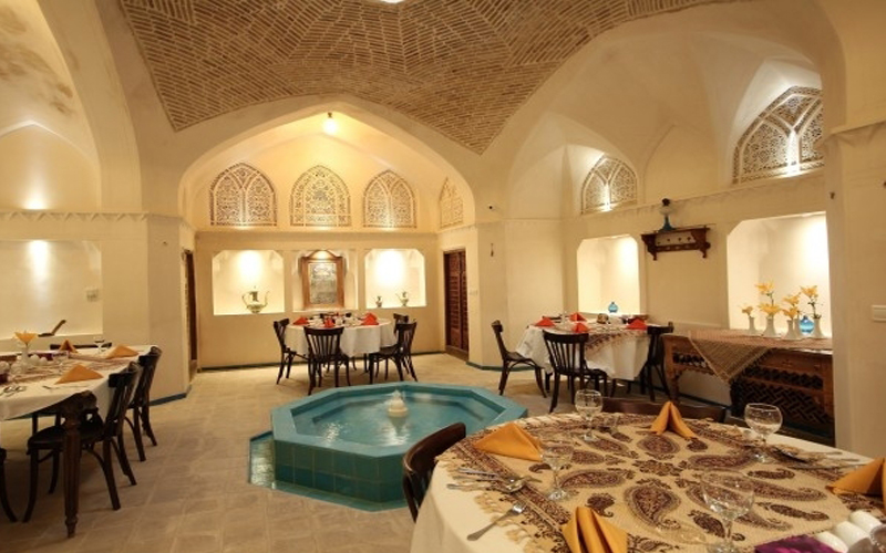 هتل مهینستان راهب کاشان