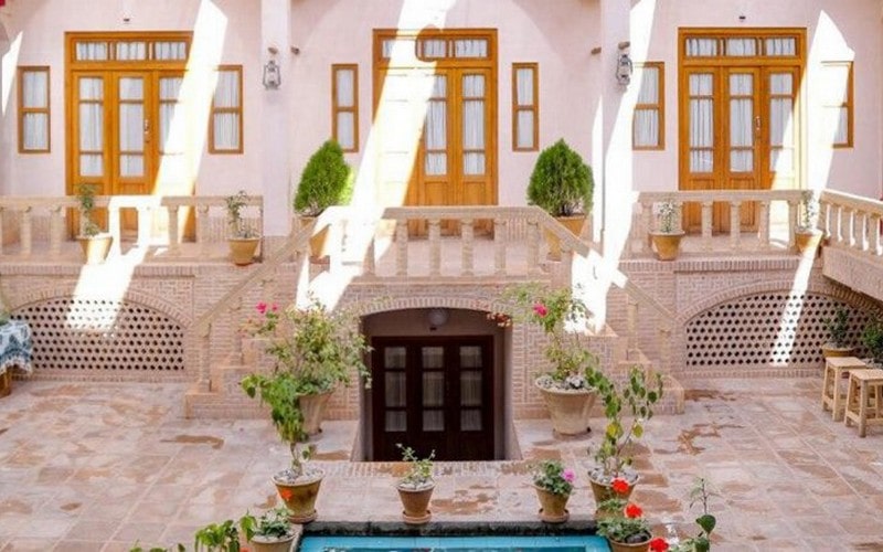 اقامتگاه سنتی کاشانه روشن کاشان